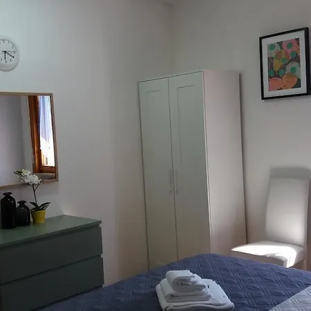 Royal Rooms Guest house